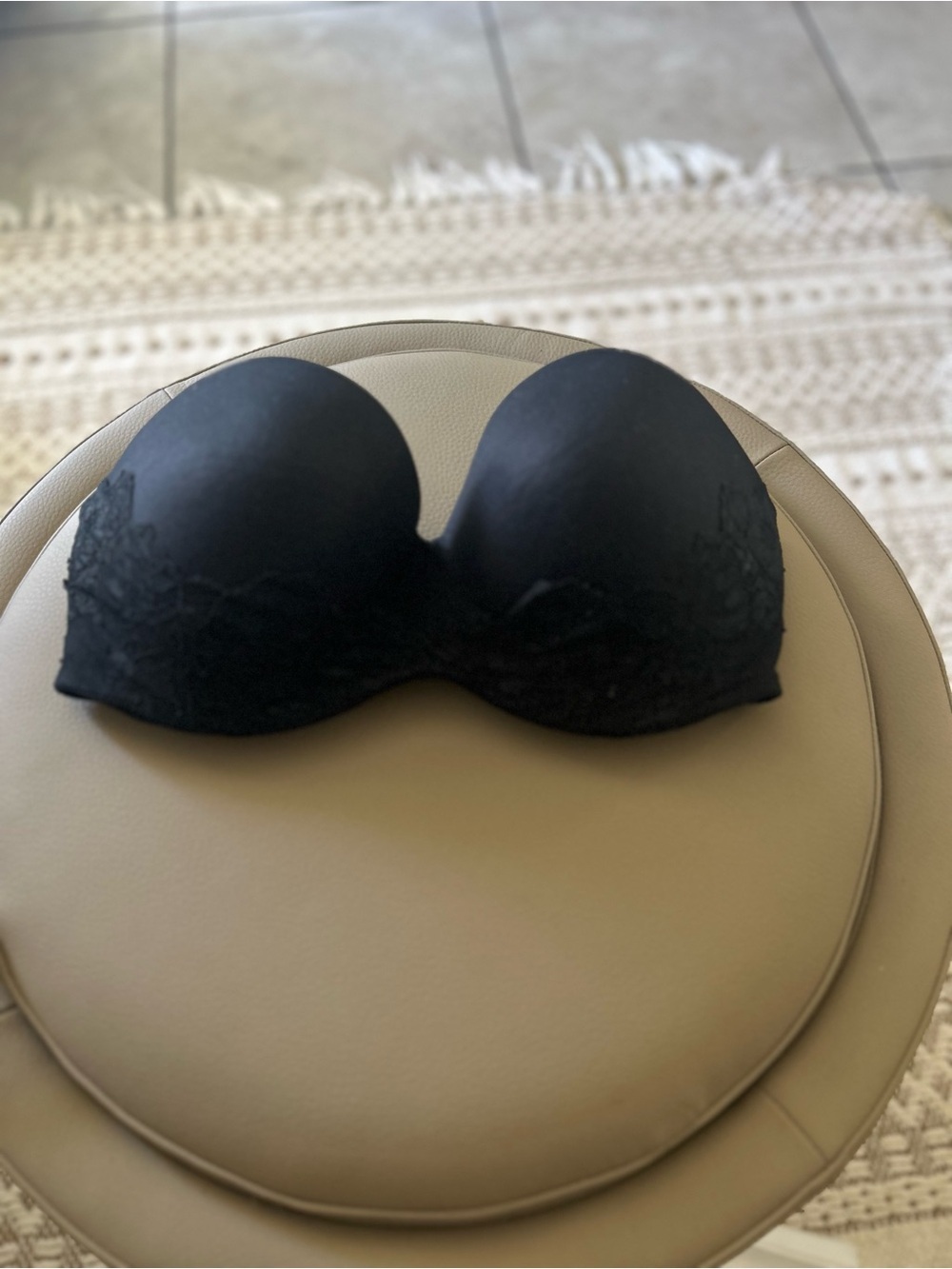 Victoria's Secret Black Strapless Lace Bra 32DDD